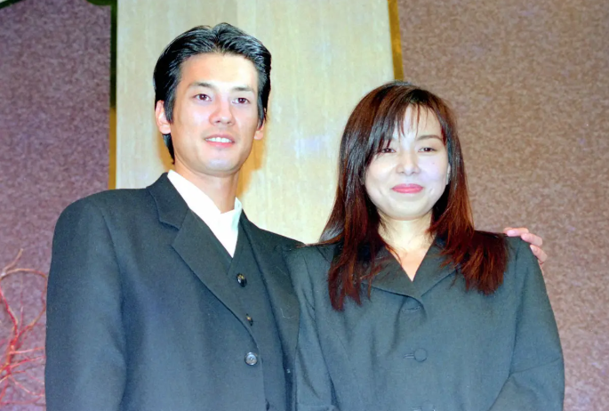 唐沢寿明山口智子結婚会見