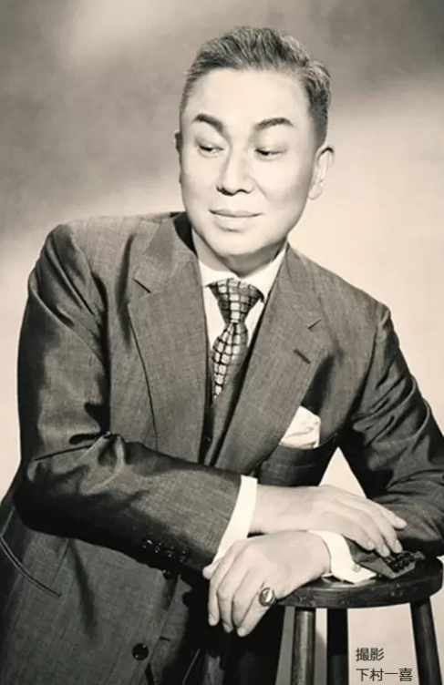 岩下尚史妻