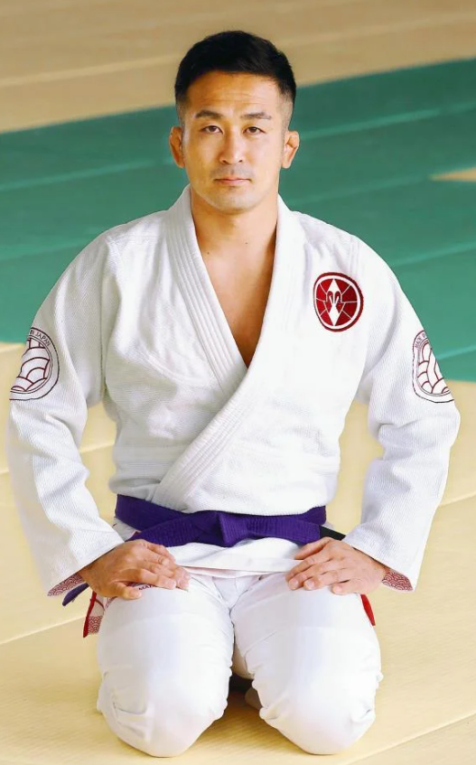 大友愛秋本啓之